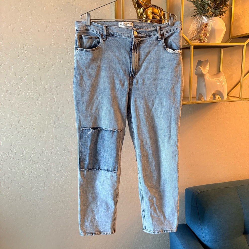 FLAW Abercrombie & Fitch Light Blue The Ankle Straight Ultra High Rise Jeans 33